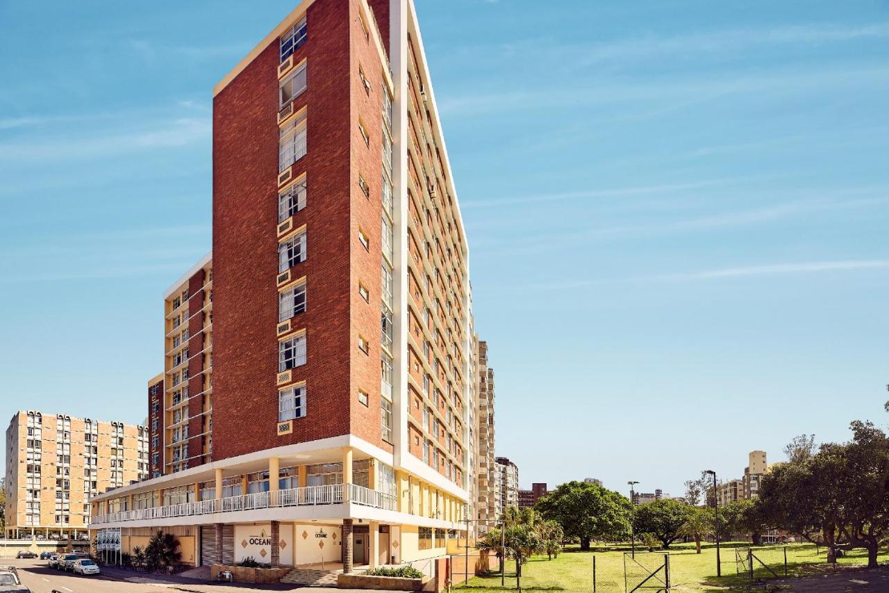 First Group Oceanic Hotel Durban Esterno foto