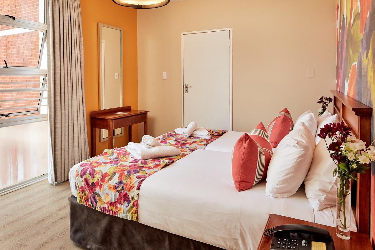 First Group Oceanic Hotel Durban Esterno foto